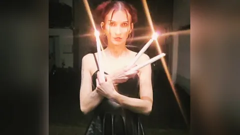 Outdoor solo wax play