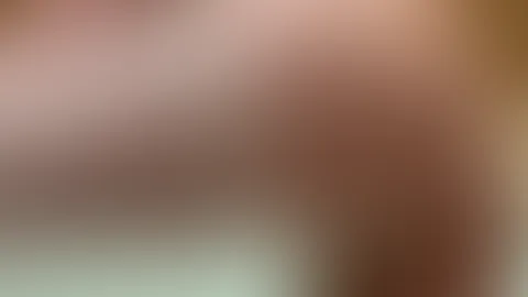 Ich spreize meine Pobacken, damit du einen Blick darauf werfen kannst 🍑