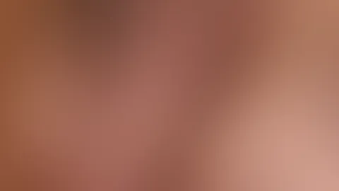 Komm und f**k meine Boobies und mach sie voll