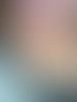 ICH TRAGE JA NUR EINE BRILLE, DAMIT ICH DIE IMMER GANZ ELEGANT MIT DEM MITTELFINGER NACH OBEN SCHIEBEN KANN 😈