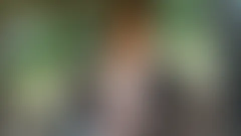 Heißer F**k in der Traktorkabine! Stell dir vor ich bin mit dir bei der Feldarbeit im Schlepper und es ist so warm in der Kabine ich zieh mich komplett nackt aus und sitze breitbeinig auf deinem Fahre