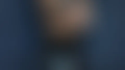 Willst du mir auch mal auf meine Leder Leggins spritzen? đ