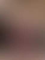 Mit sexy Dessous und in sexy Pose