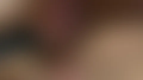 Oh mein Gott... siehst du, wie nass ich jetzt schon bin? 🤤💦 Ich könnte mich hier auf der Stelle komplett zum Höhepunkt fingern, aber das fiese Spielchen wurde gerade eiskalt abgebrochen... ich muss