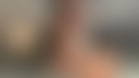 Nur ein weißes Top zum schlafen ist doch mal was geiles oder was würde dir mehr gefallen?