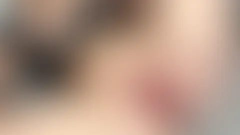 Langsam ziehe ich den Lush aus meiner P***y, lehn dich zurück und genieße wie der Saft aus mir herausläuft
