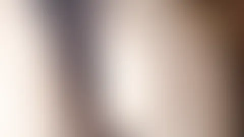 Mir wird richtig geil der Booty in der Doggy Stellung mit einem Gürtel versohlt 😈🔥🥵 Aber Sieh selber wie geil das aussieht 🥵🤤😘