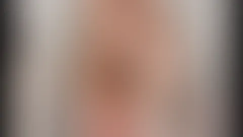 Lass und zusammen w*****n! Du siehst mich nackt in der Dusche – ich bin spontan geil geworden und muss es mir einfach besorgen. Du darfst mitmachen und ich stelle mir dabei vor, dass ich mich nicht se