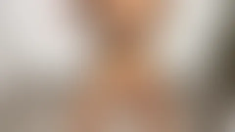 Selbstbefriedigung mit Riesen dildo