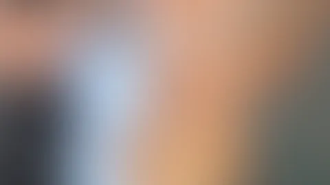 Ich liebe es, wenn ich mich langsam aus zu ziehen und spüre wie wohl ich mich gleich fühle wenn ich Nackt bin 🤤