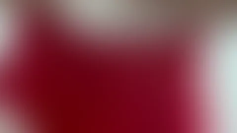 Eine langsame Bewegung, mein Körper im Rhythmus, meine Brüste schwingen weich mit jeder Bewegung. Mein Blick bleibt bei dir, als wärst du genau hier unter mir. Stell dir vor, wie ich dich reite, wie n