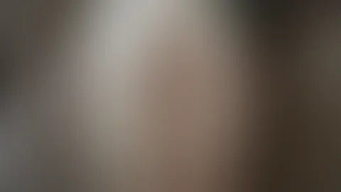 Nach nem Streit gestern Abend hat er mich gevögelt. Eigentlich war ich schon fertig fürs Bett. Haare weggebunden, im braven Blümchentop... er hat mein Höschen runter gerissen und mich von hinten genom