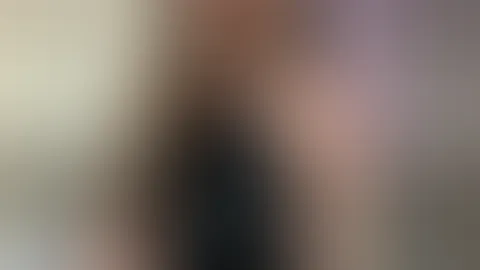 Du arbeitest so hart für mich. 💸 Und ich habe echtes Vergnügen dabei ✨ Arbeite noch härter, damit ich vor Lust stöhnen kann. 😩 Dein Gehalt ist mein Vergnügen. 💕  Du arbeitest so hart für mich 💸