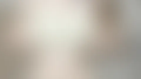 Naaaa möchtest du mal schauen was sich unter meinen Alltagsklamotten verbirgt? 😈