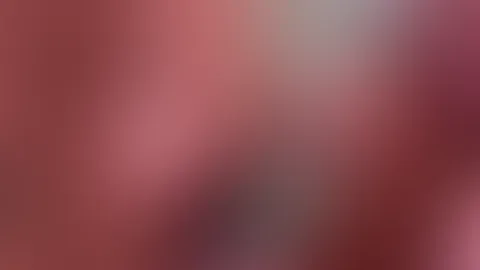 Schau dir an, wie der S*****z in meine feuchte P***y eindringt đ