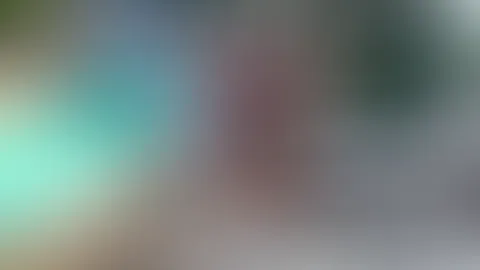 Am Pool mit LiaLeone! Heiße Lesbenshow!