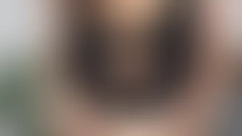 Devoter Lena wurden die Brüste ausgepeitscht