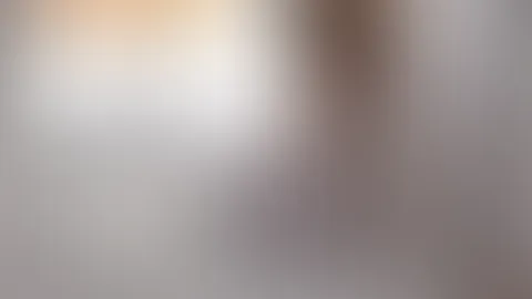 Auf ganz besonderen Wunsch verwöhne ich mich in diesem Clip unter der Dusche. Mit meiner nassen Bluse besorge ich es mir mit dem harten Duschstrahl bis zum geilen Orgasmus.