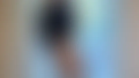Bist du ebenfalls ein Fan von Nylons und den eleganten, stilvollen High Heels? Es gibt doch nichts Schöneres, als das Gefühl, in einem Paar exquisiter High Heels zu laufen, während die Nylons sanft di