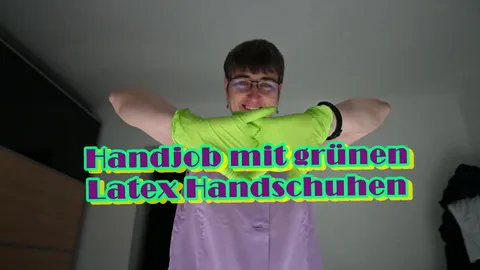 Handjob mit grünen Latex Handschuhen