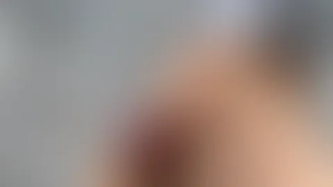 🎂 Beim Familiengeburtstag ganz brav gelächelt… aber niemand weiß, was heimlich vibriert 😈💦 Heute nur für 1€ 🔥