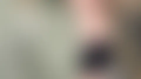 Wenn wir uns so auf der Straße begegnen würden... 🤭 Würdest du stehen bleiben und mich ansprechen? 😉 Manchmal beginnt eine schöne Geschichte genau mit so einem einzigen Moment. 🥰