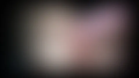 P***y mit dildo genommen und mehrmals sqwirt
