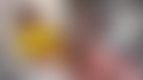 Mein erster F**k ohne Maske! Ich kann es selbst noch kaum glauben, dass ich mich endlich getraut habe und nun auch mein Gesicht öffentlich zeige! Ich muss sagen, dass ich so noch viel mehr spaß habe u