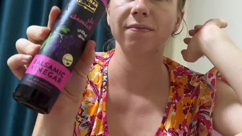 Essigflasche ganz tief in meine M****i geschoben und gef**kt
