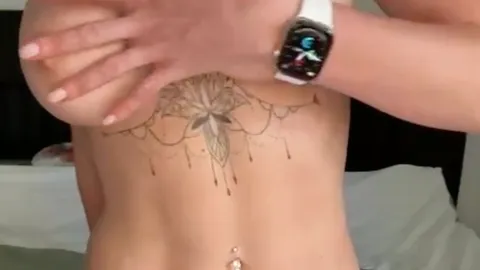 Geiles Dildovideo für das kurze W*****n in der Pause.