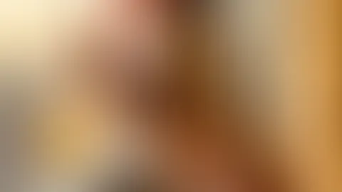 Goldenes Licht auf der Haut, die Stadt unter mir… und ein Moment, der fast zu schön ist, um ihn zu teilen. 🌇 Dieser Blick, dieses Licht – alles daran fühlt sich nach genau dem einen Augenblick an,