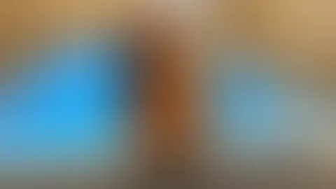 Ich lasse gern etwas mehr im Bild als sonst … gerade genug, um den Moment noch etwas länger zu genießen 😏 Warmes Wasser, eine verspielte Stimmung und genau dieser Moment, in dem es zwischen uns zu fu