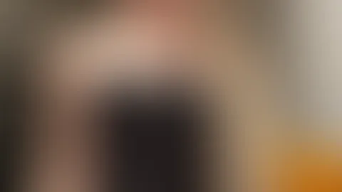 Freitagabend… und ich sitze hier noch so da. Mal sehen, wer heute noch auf heiße Gedanken kommt. Du… oder ich zuerst? 😏💋 Schreib mir gerne eine DM, ich bin den ganzen Abend für euch online