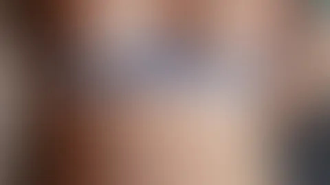 Wie gefallen dir meine vollen Titten? Willst du sie ein bisschen mit deinem S*****z bearbeiten und sie dann schön bespritzen? Komm schon, ich warte auf dich. 💋
