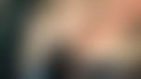 Wölbt sich da etwas unter dem Latex bei meinem Objekt ? Stell dir mal vor , du liegst hier schön eingepackt im Latexanzug . Na , wie wäre das ?