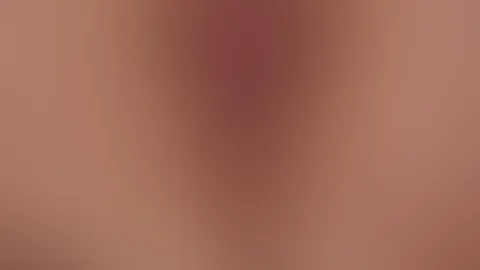 P**sen mit gespreizten Beinen... sieh dir an, wie der Natursekt aus mir sprudelt