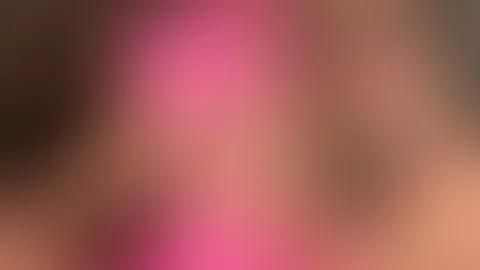 Pink steht mir gefĂ€hrlich gut, oder? đ Eng, glĂ€nzend, genau richtig. Ich weiĂ, dein Blick bleibt hĂ€ngen đ Bleib ruhig noch ein bisschen bei mir.