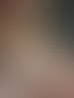 Mein String an den Oberschenkeln und meine F****r zwischen meinen Lippen, der Tag wäre nur schöner gestartet, wenn du neben mir gelegen hättest und ich deinen S*****z zwischen meinen Beinen gehabt hät
