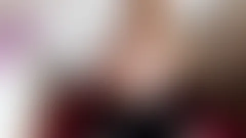 Mein erster Striptease mit Dildof**k unter dem Rock mit Nylons