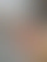 Ich liege breitbeinig vor dir, das Höschen zur Seite geschoben und die Hände an den Brüsten … Kommst du zu mir? 😘