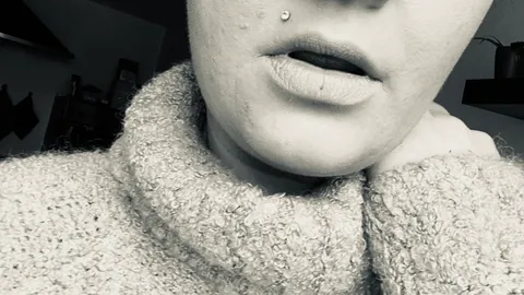 MISS PIMKIE❤️ ich zeige dir mein Intimpiercing **