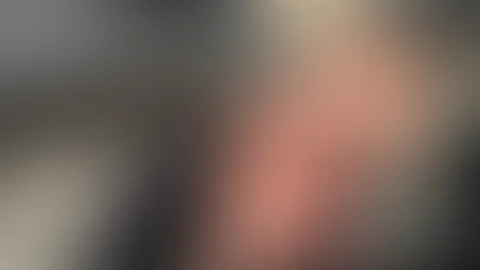 Tinder Date bekommt Blowjob in der Umkleidekabine :P