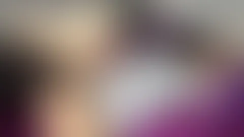 Virtual oder Reality? Ständig schaut mein Nachbar diese neuen Virtual Reality Pornos. Und als er mir das erste Mal davon erzählt hatte wurde ich natürlich neugierig. Ich hatte ja seinen Zweitschlüss