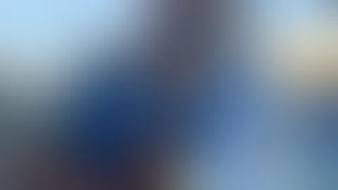 Guten Morgen… schon ausgeschlafen?? Brauchst du noch ein wenig Starthilfe?? Ich hätte noch was warmes blondes in blau ☝🏼😘