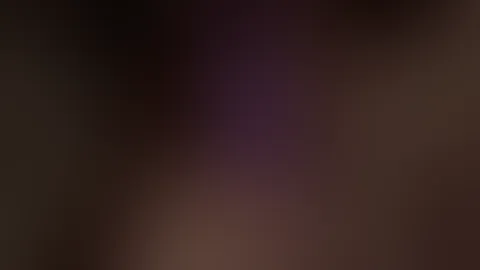 so würde ich deine Eichel erstmal saugen, bis sie etwas feucht ist 🙈👅