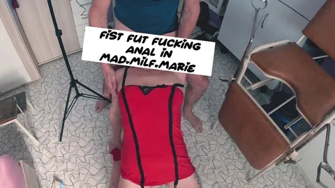 Fist Fit Fut- F***enfüllung fein hinein, eine Hand passt da schon rein!