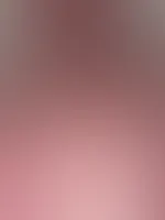 Ich warte im Bad… und der Schaum rutscht langsam immer weiter runter. Soll ich dich näher ranlassen? 😏🫧