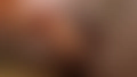 Ganz nah steck ich mir meinen Dildo in meine geile enge P***y 😛 Und stöhn dabei noch richtig geil dabei