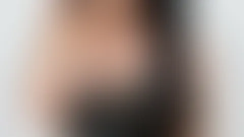 Kleines Küsschen für dich 😘 Wo möchtest du den Kuss denn hinbekommen? Du darfst dir gerne eine Stelle aussuchen. 😉