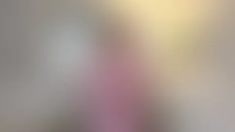 Doggy gep**st! Ein neuer Clip aus meiner beliebten „Doggy-P**s“ Serie. Geil knie ich mich wieder vor dir hin, so dass du schön alle Löcher sehen kannst. Und dann geht es auch schon los. Der Natursekt